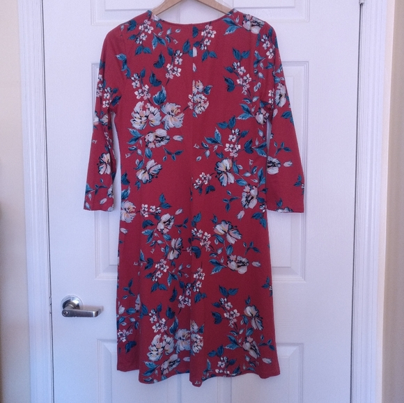 NWT V-Neck Floral Patterned Red Dress M - Picture 2 of 7